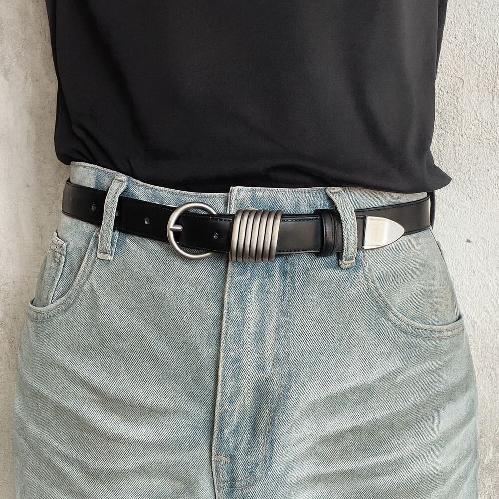 Genuine Leather Metal Ring Belt – Adjustable Black Waist Belt  Description: